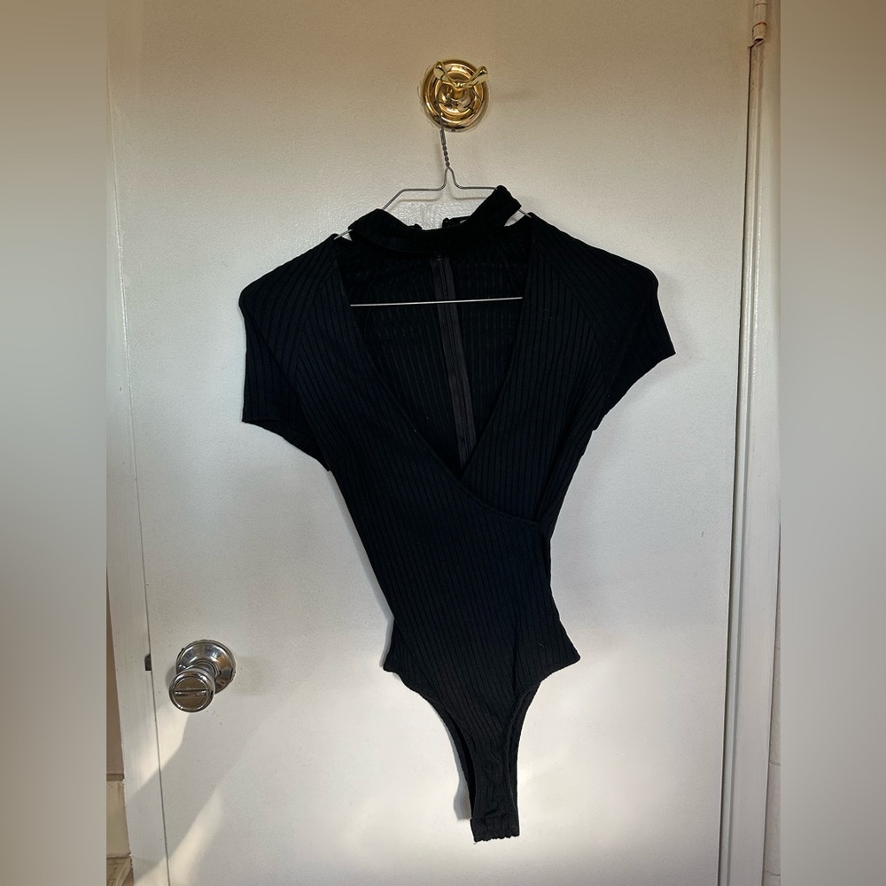 V back body suit with collar